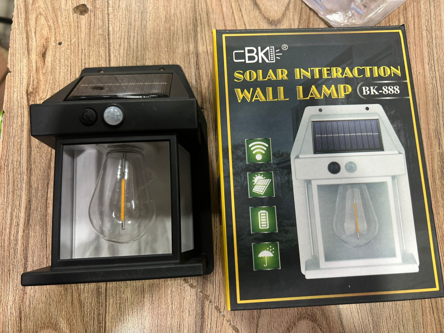 Solar Charge Motion Sensor Solar Waterproof Wall Lamp (Mix/Random color)